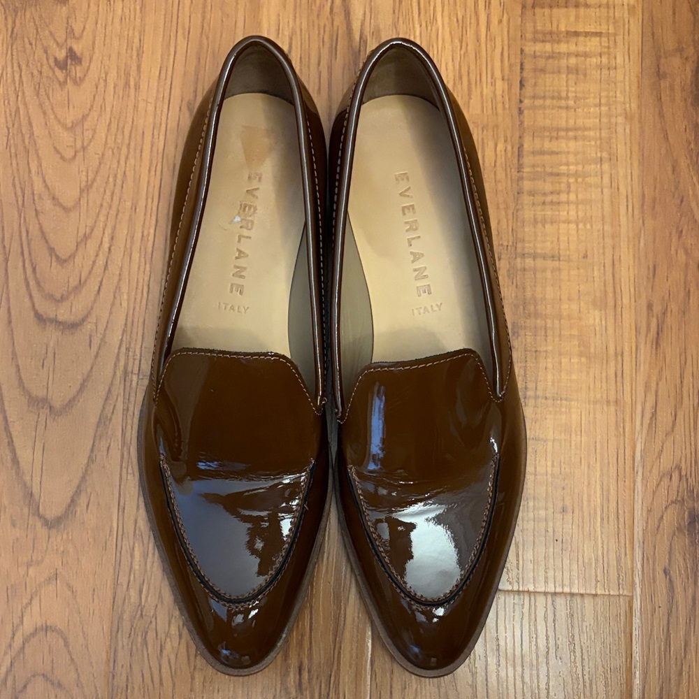 Everlane Women’s Patent Leather Pointed Toe Loafers in Glossy Brown, size 9.5